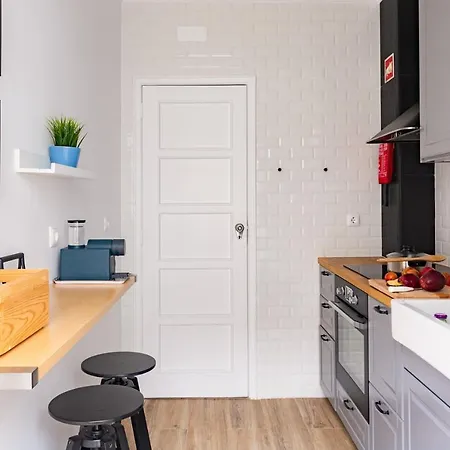 Apartment Plum Guide - The Cinquain Lisbon